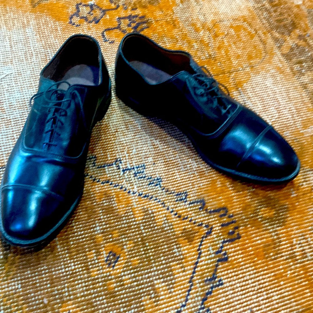 Park Avenue Allen Edmonds leather cap-toe shoes